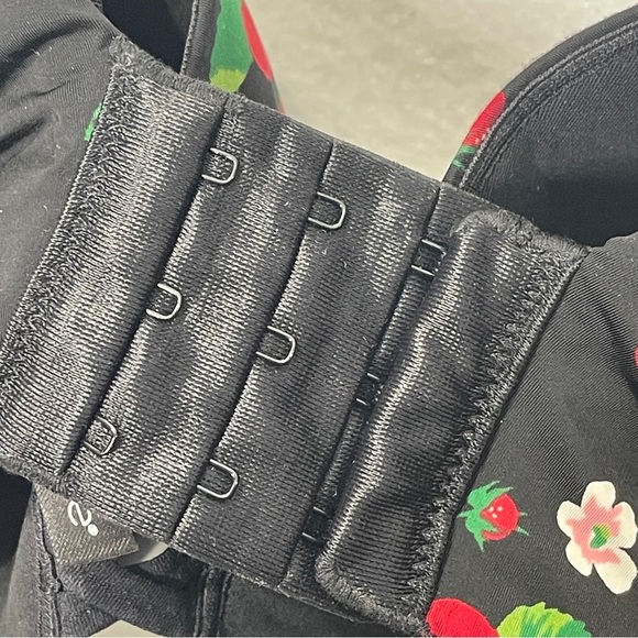 Torrid XO Back-Smoothing Push-up Plunge Strawberry Black Print Bra W-811 Sz 44C - Picture 8 of 11